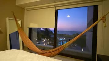 3 bedrooms, desk, free WiFi, bed sheets