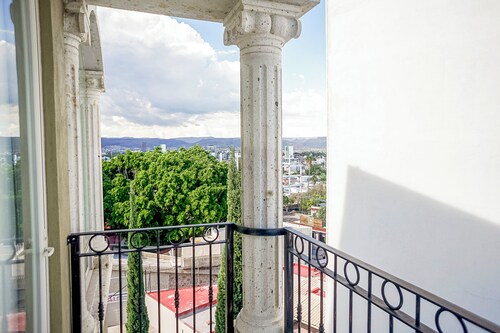 Luxury Apt with Balcony l León Gto