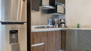 Deluxe Apartment, City View | Private kitchen | Fridge, microwave, stovetop, cookware/dishes/utensils