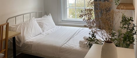 2 sovrum, strykjärn/strykbräda, wi-fi och sängkläder