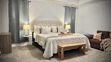 3 habitaciones, tabla de planchar con plancha, wifi y ropa de cama