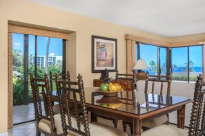Condo (2 Bedrooms) | Restaurantes