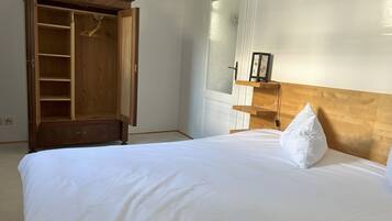 1 bedroom, WiFi, bed sheets