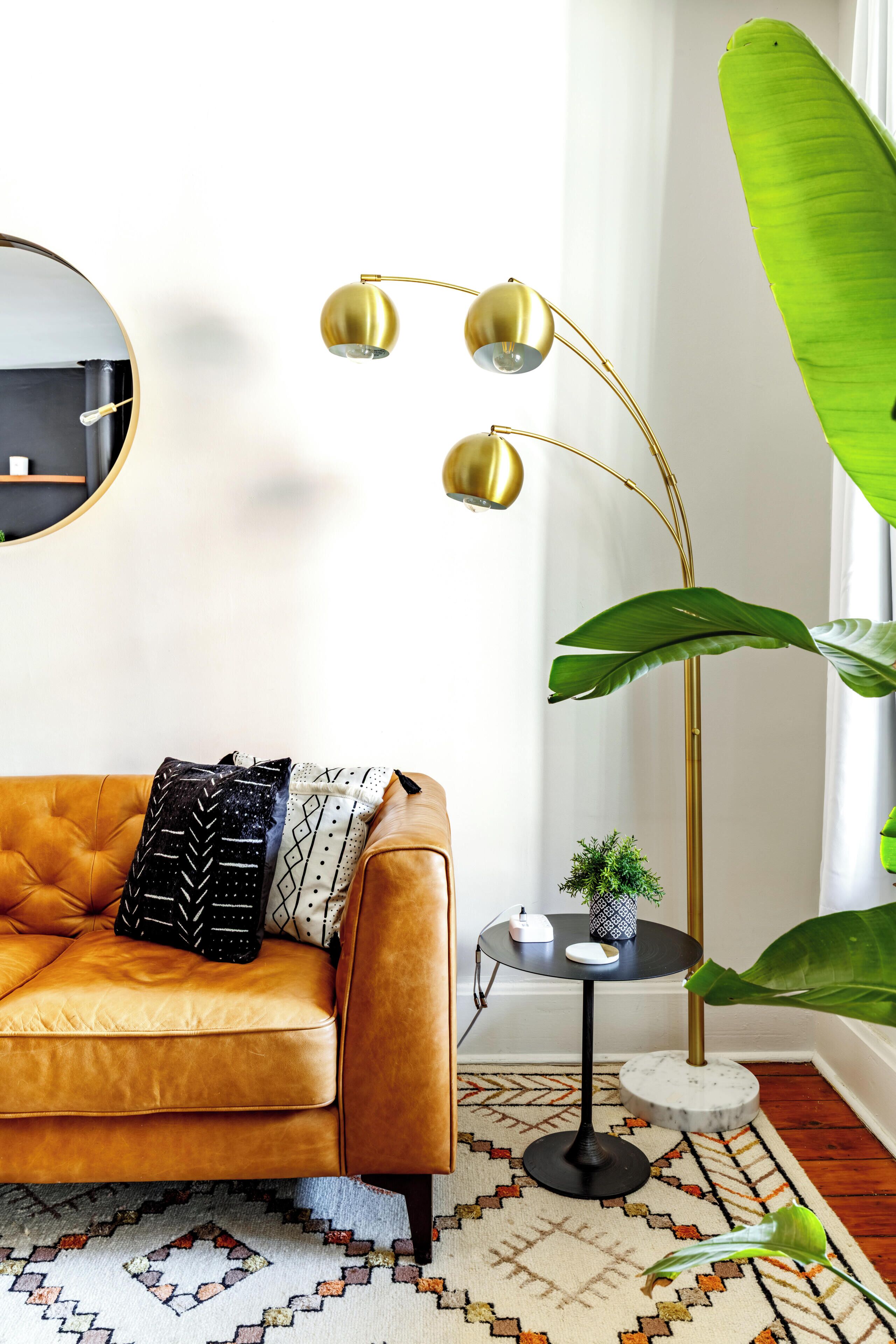 Maison Luxe, cuisine, niveau Exécutif | Coin séjour | TV connectée de 55 pouces avec chaînes numériques, Netflix, Hulu