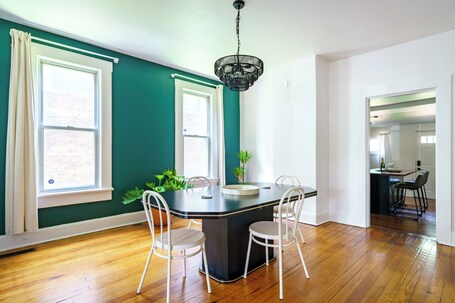 Blue Casita | Dining room