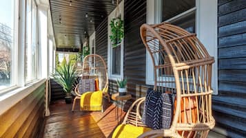 Exclusive House, 4 Bedrooms, Corner | Terrace/patio