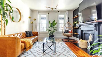 Luxury House, Kitchen, Executive Level | Living area | 55-inch Smart TV with digital channels, Netflix, Hulu