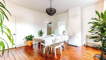 Casita Verde | Dining room