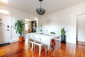 32-inch Smart TV with digital channels, Netflix, Hulu