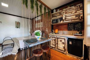 ชาเลท์, ระเบียง, วิวหุบเขา | ครัวส่วนตัว | ตู้เย็นเล็ก, ไมโครเวฟ, เตาประกอบอาหาร, กาต้มน้ำไฟฟ้า