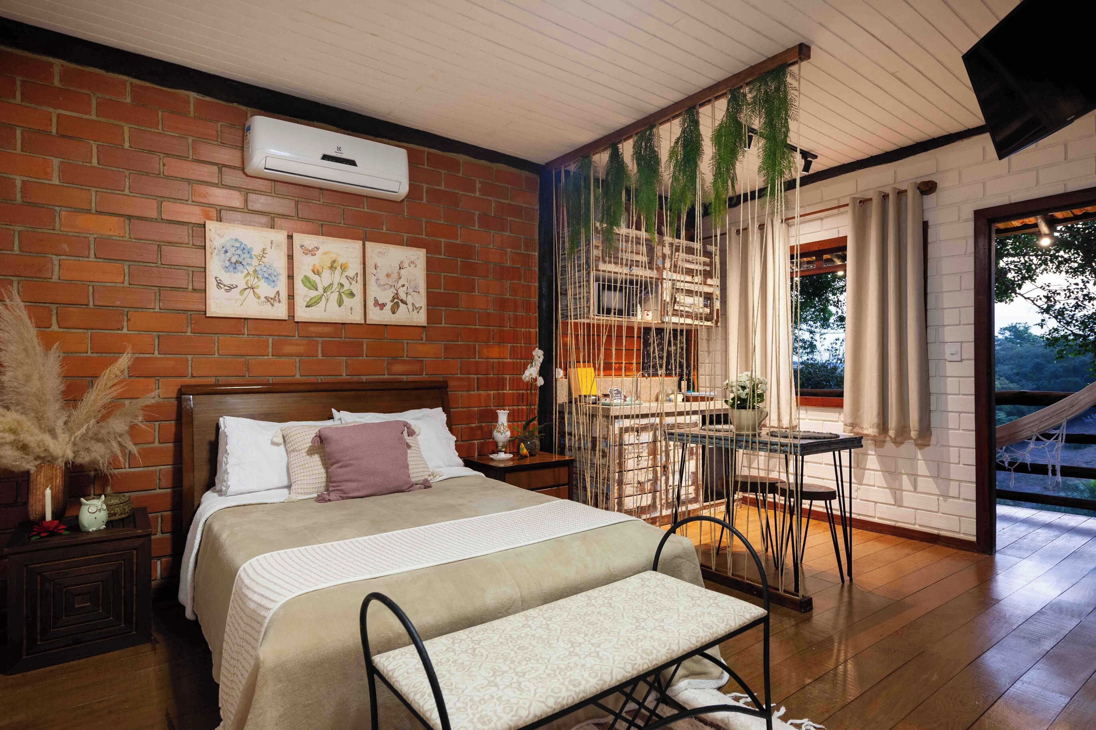 Stuga - balkong - utsikt mot dalen | 1 sovrum, mörkläggningsgardiner, gratis wi-fi och sängkläder