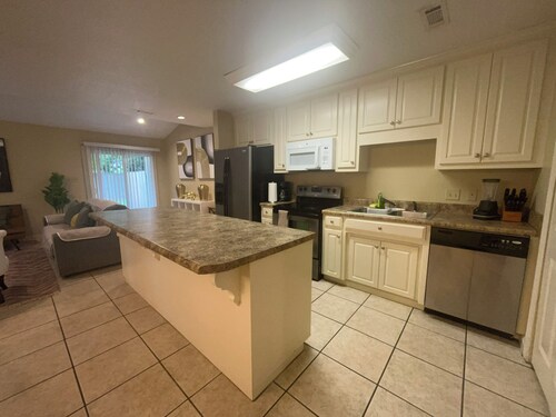 Stylish 4-bedroom, 3 Bath Townhome in Valdosta