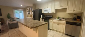 Stylish 4-bedroom, 3 Bath Townhome in Valdosta