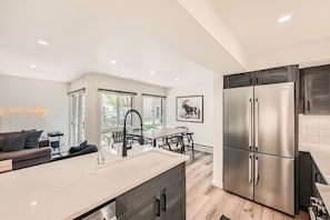 Condo, Multiple Beds, Hot Tub, Mountain View (Rock Wren Poolside) | Private kitchen | Microwave, oven, stovetop, dishwasher