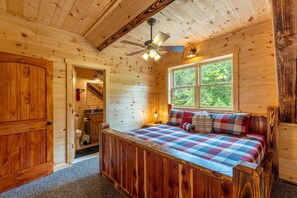 8 bedrooms, free WiFi, bed sheets - Black Eagle Lodge -  Unique - 8 Bedrooms - 2 Pools (Logan)