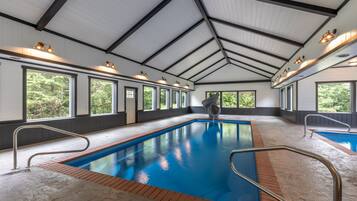 Lämmitetty uima-allas