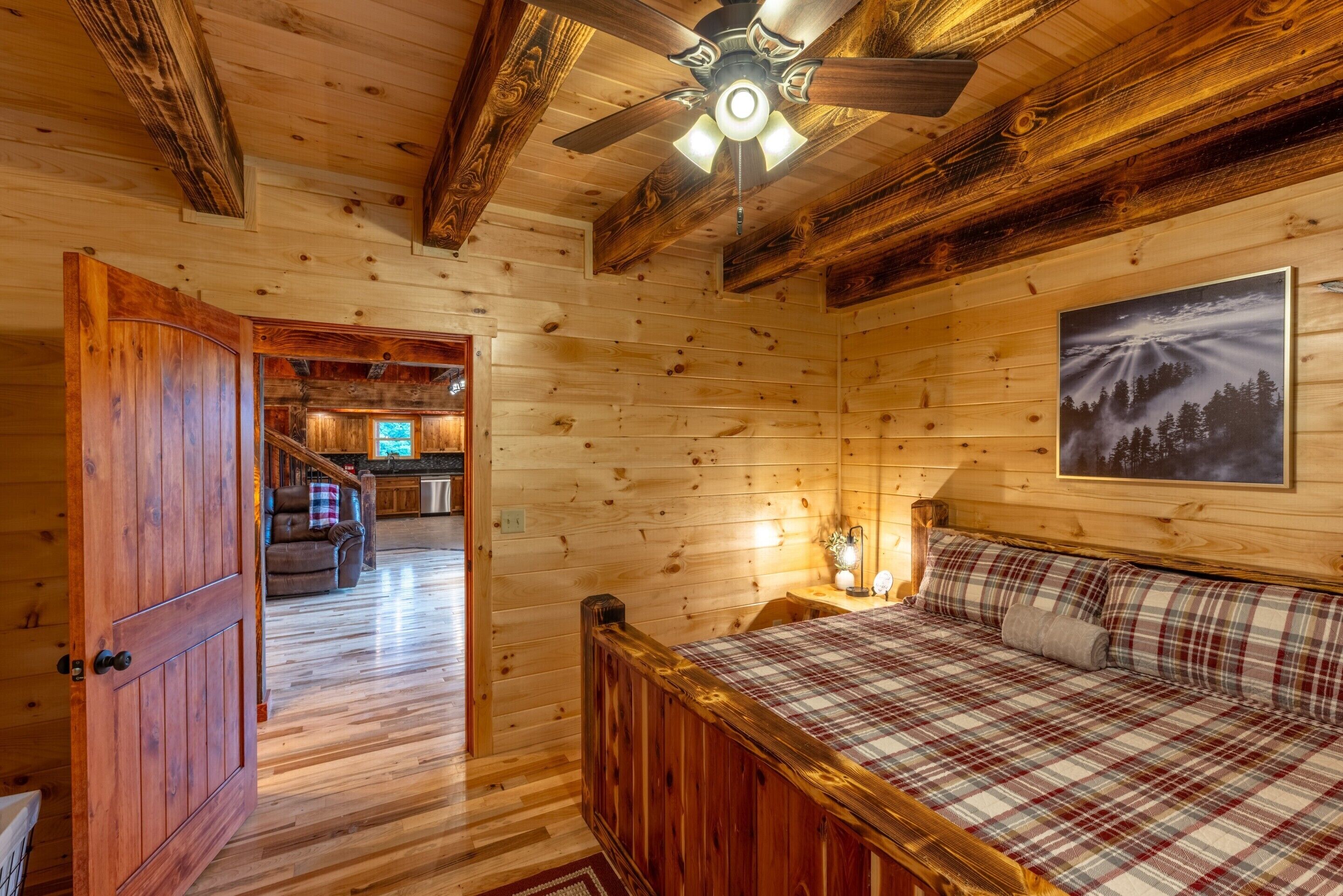 8 bedrooms, free WiFi, bed sheets