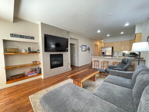 TV connectée, cheminée