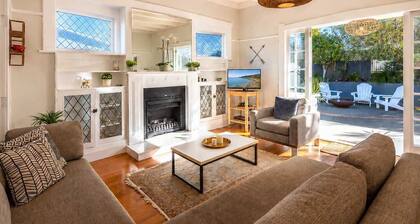 Island Villa - Central Oneroa Garden Retreat