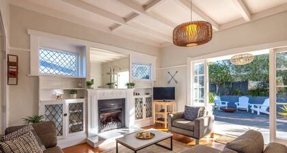 Island Villa - Central Oneroa Garden Retreat