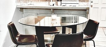 Cozy 2-bedroom apartment in lovely Edinburg with WiFi, AC