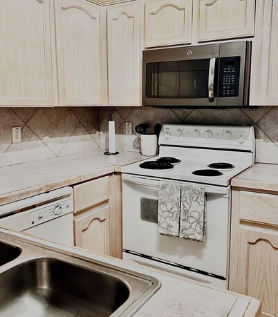 Cozy 2-bedroom apartment in lovely Edinburg with WiFi, AC