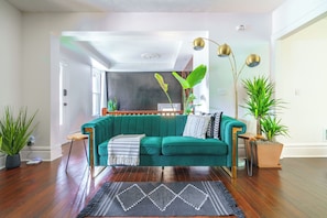 Luxury House | Living area | 32-inch Smart TV with digital channels, Netflix, Hulu