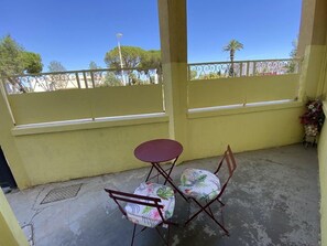 Terrace/patio - Pépite, Hyper Centre ville, Rive Gauche, 8 Couchages, Terrasse, Garage, Plage Commerce 50 m... (LE GRAU DU ROI)