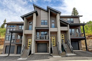 Exterior - Luxury Chalet 166 I Great Views I Private Hot Tub I Best Price I Discounted Attractions (Fraser)