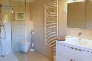 Hair dryer, towels