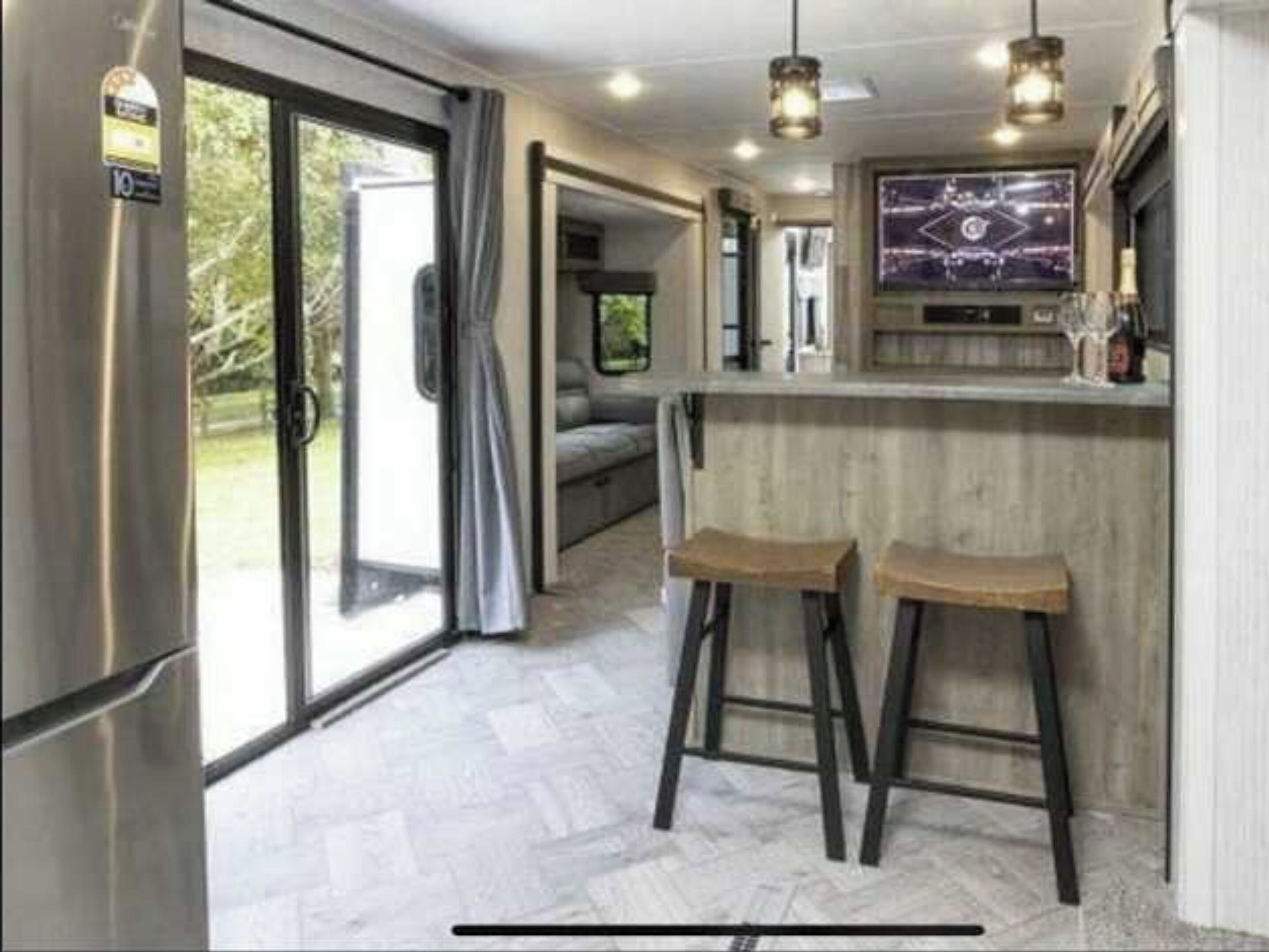 Deluxe Mobile Home, Mountain View