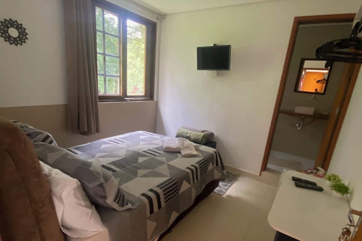 Executive-Suite, 1 Doppelbett, mit Bad, Executive-Etage | 1 Schlafzimmer, Minibar, Schreibtisch, laptopgeeigneter Arbeitsplatz