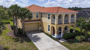 Exterior - The Charming Chateau - Luxe - Resort - Location (Davenport)