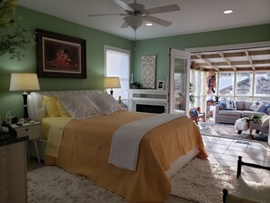 2 عدّة غرف نوم ومكواة/لوح كي وواي فاي وملاءات أسرّة