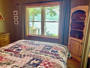 3 bedrooms, free WiFi, bed sheets - Lake front year round home on beautiful Willsboro Bay, Lake Champlain (Willsboro)