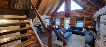 Hilltop Chalet with an Unforgettable Valley View. 13 minutes from Ellicottville!