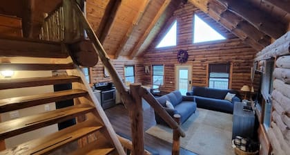 Hilltop Chalet with an Unforgettable Valley View. 13 minutes from Ellicottville!