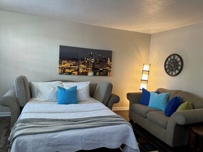 3 bedrooms, desk, iron/ironing board, WiFi