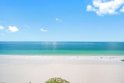 CBC 1-16C– Gulf front with pool, hot tub, gym & pickleball/tennis courts to enjoy!