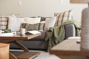 TV connectée, cheminée, baby-foot