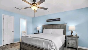 Room - Seashell Suite! (Destin)