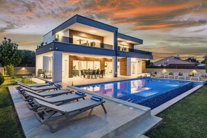 A heated pool - Villa Mersi (Istria - Pula) (Pula)