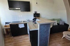 Wasserkocher mit Kaffee-/Teezubehör