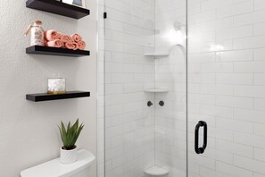 Shower, towels - 2BR Coastal Retreat with Pool Access & Dogs (Kill Devil Hills)