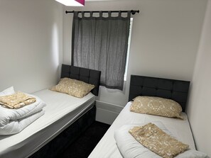 2 Schlafzimmer, Bügeleisen/Bügelbrett, kostenloses WLAN, Bettwäsche