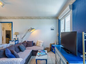 TV, DVD player