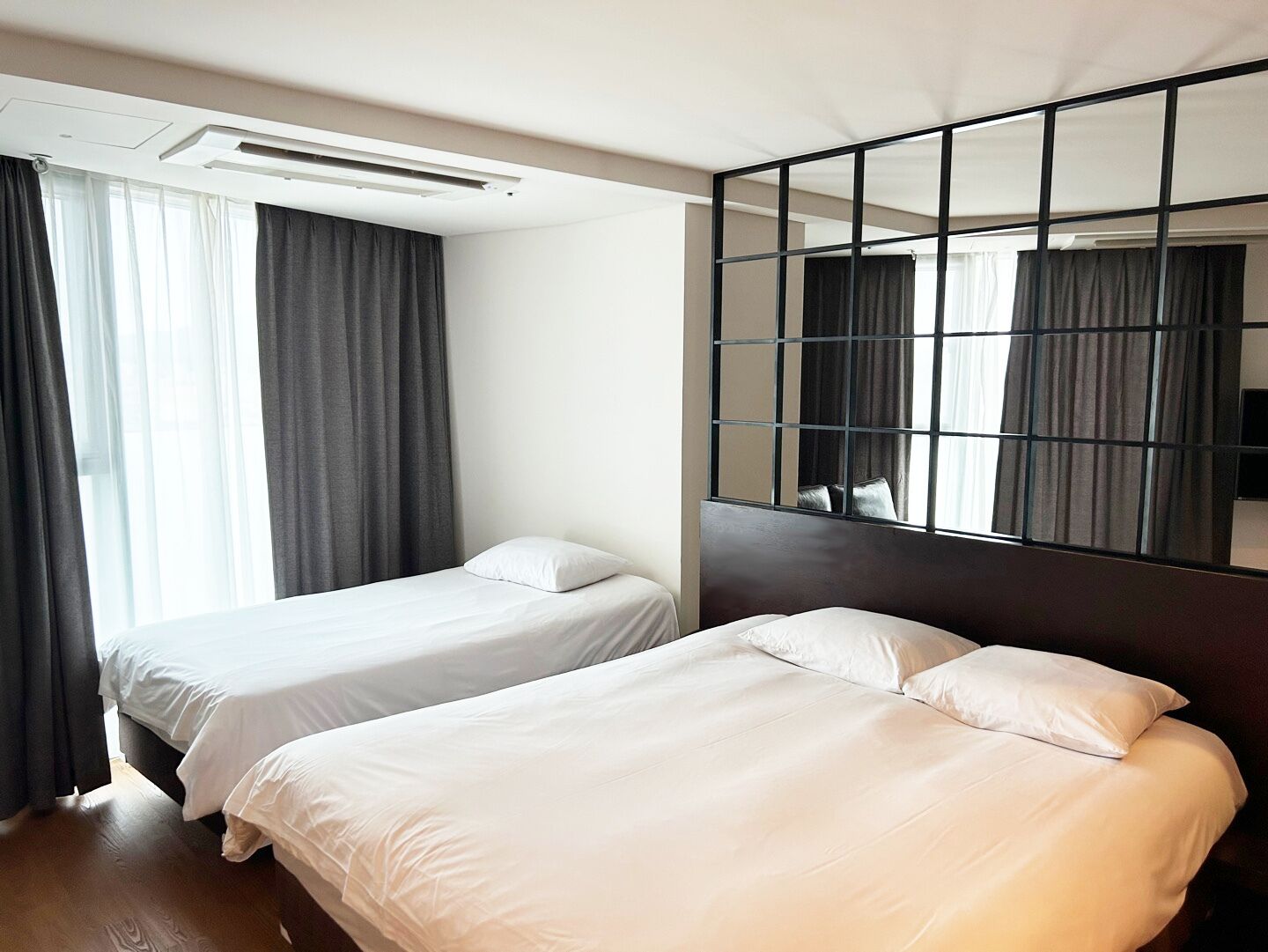 Premium Suite | Ylelliset vuodevaatteet, pimennysverhot, äänieristys, ilmainen Wi-Fi