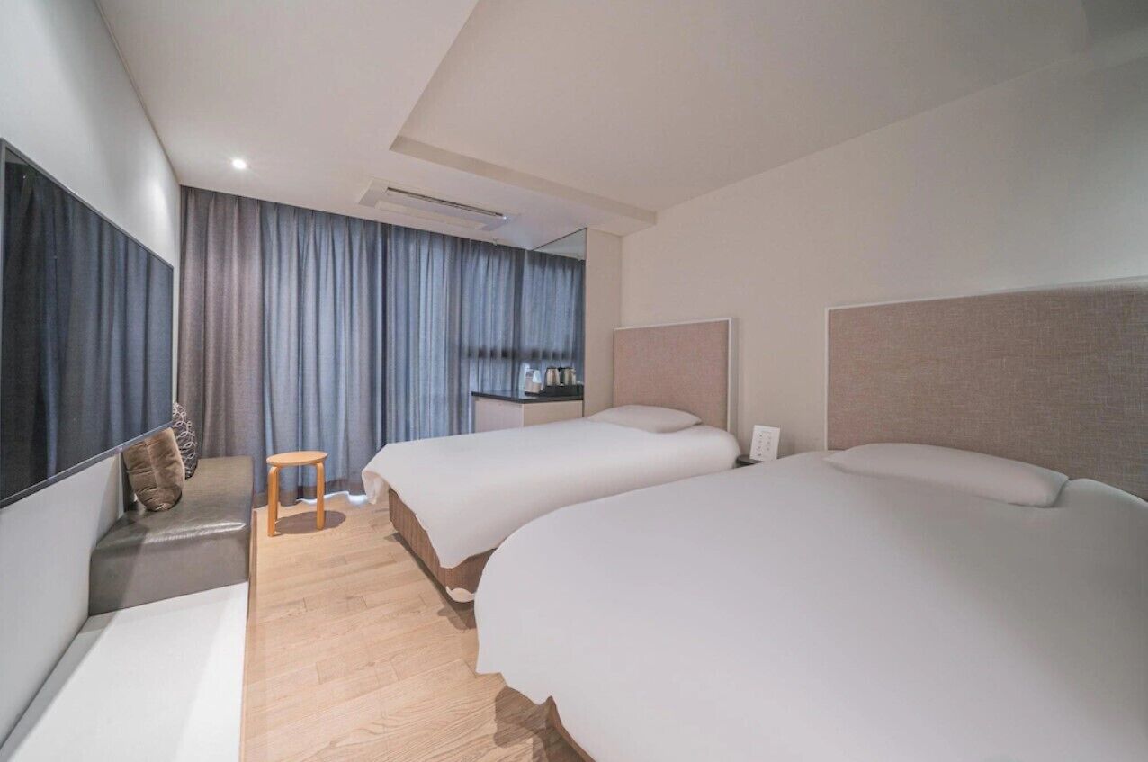 Kahden hengen standard-huone (kaksi sänkyä) | Ylelliset vuodevaatteet, pimennysverhot, äänieristys, ilmainen Wi-Fi