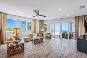 Smart-TV, videospill og bordtennis