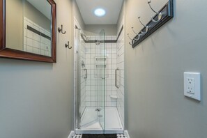 Shower, towels